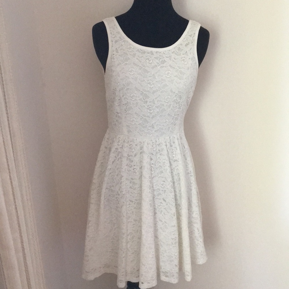 Monteau white lace dress